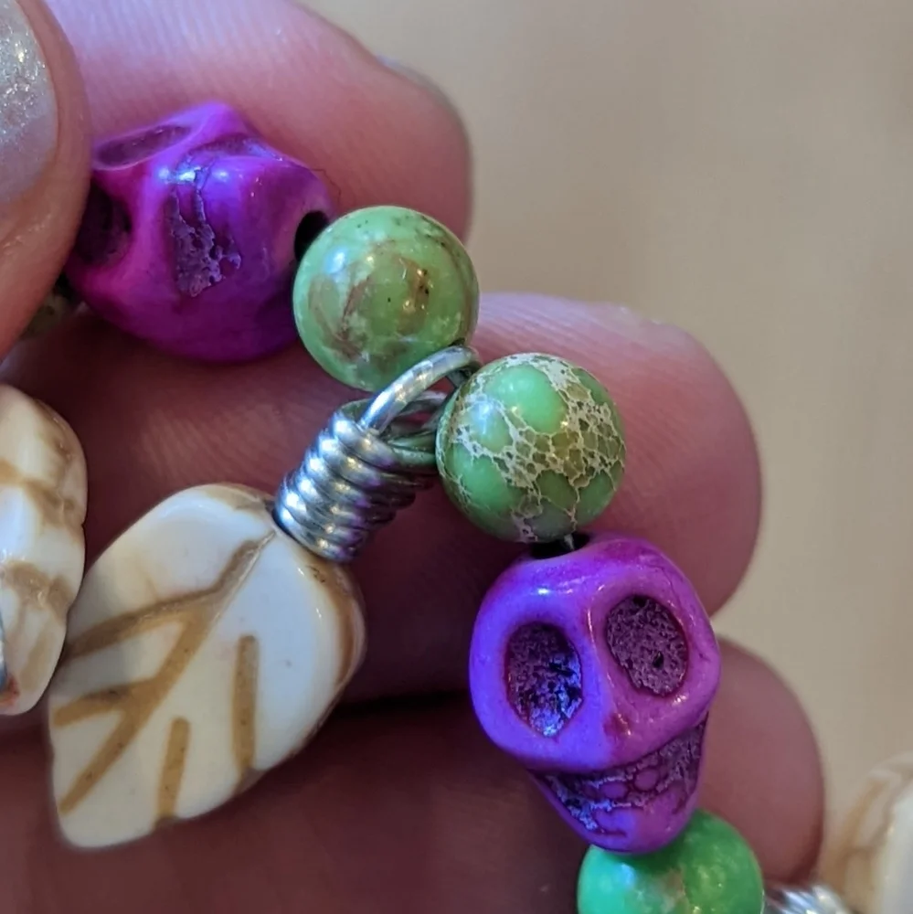 FINAL PRICE Magenta Lime Beige Tropical Gemstone Skull Leaf Charm Bracelet - Picture 5 of 8